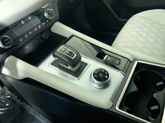 Used 2023 Mitsubishi Outlander SEL image 17