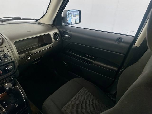 Used 2016 Jeep Patriot Latitude w/ Mopar Trailer Tow Group image 19