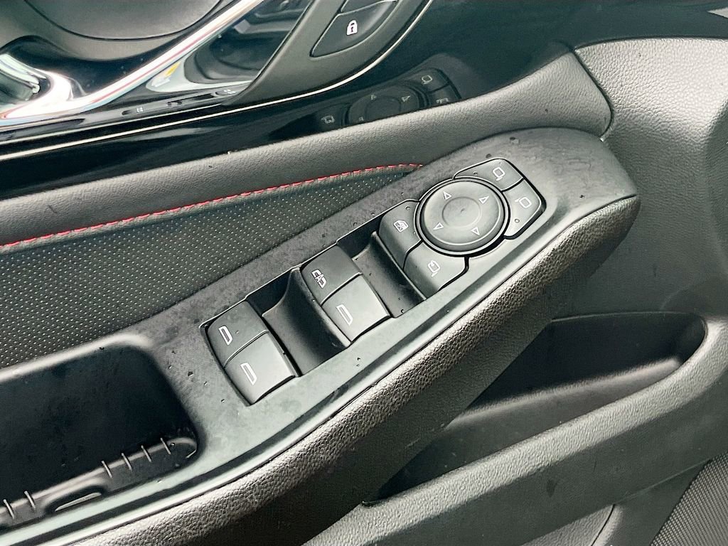 Used 2023 Chevrolet Traverse RS image 18