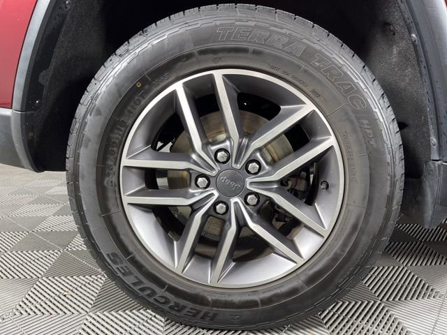 Used 2020 Jeep Grand Cherokee Limited AWD/4WD image 16