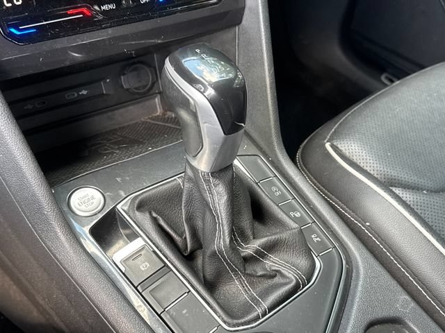 Used 2022 Volkswagen Tiguan SEL R-Line AWD/4WD image 15