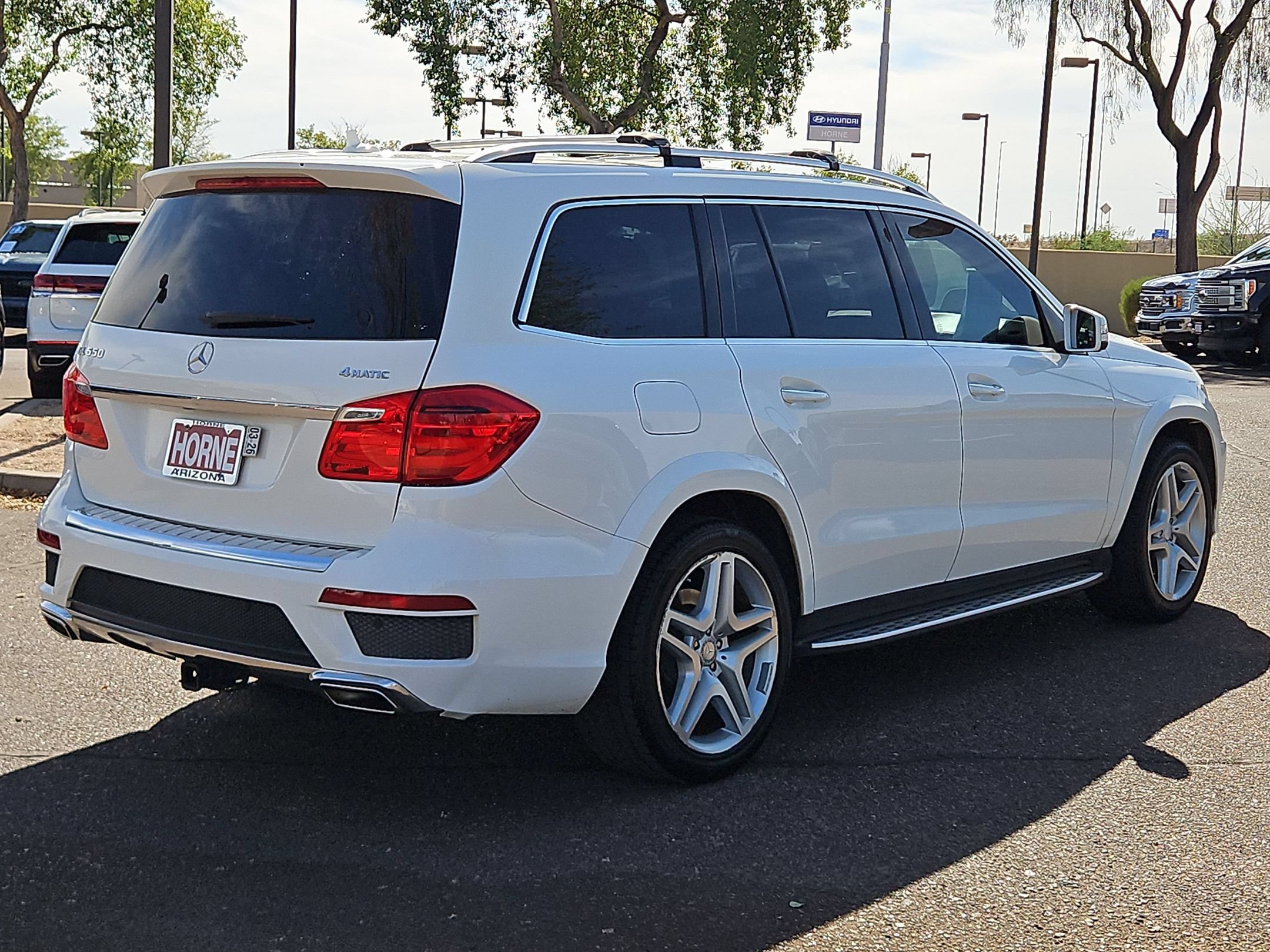 Used 2016 Mercedes-Benz GL 550 4MATIC image 5