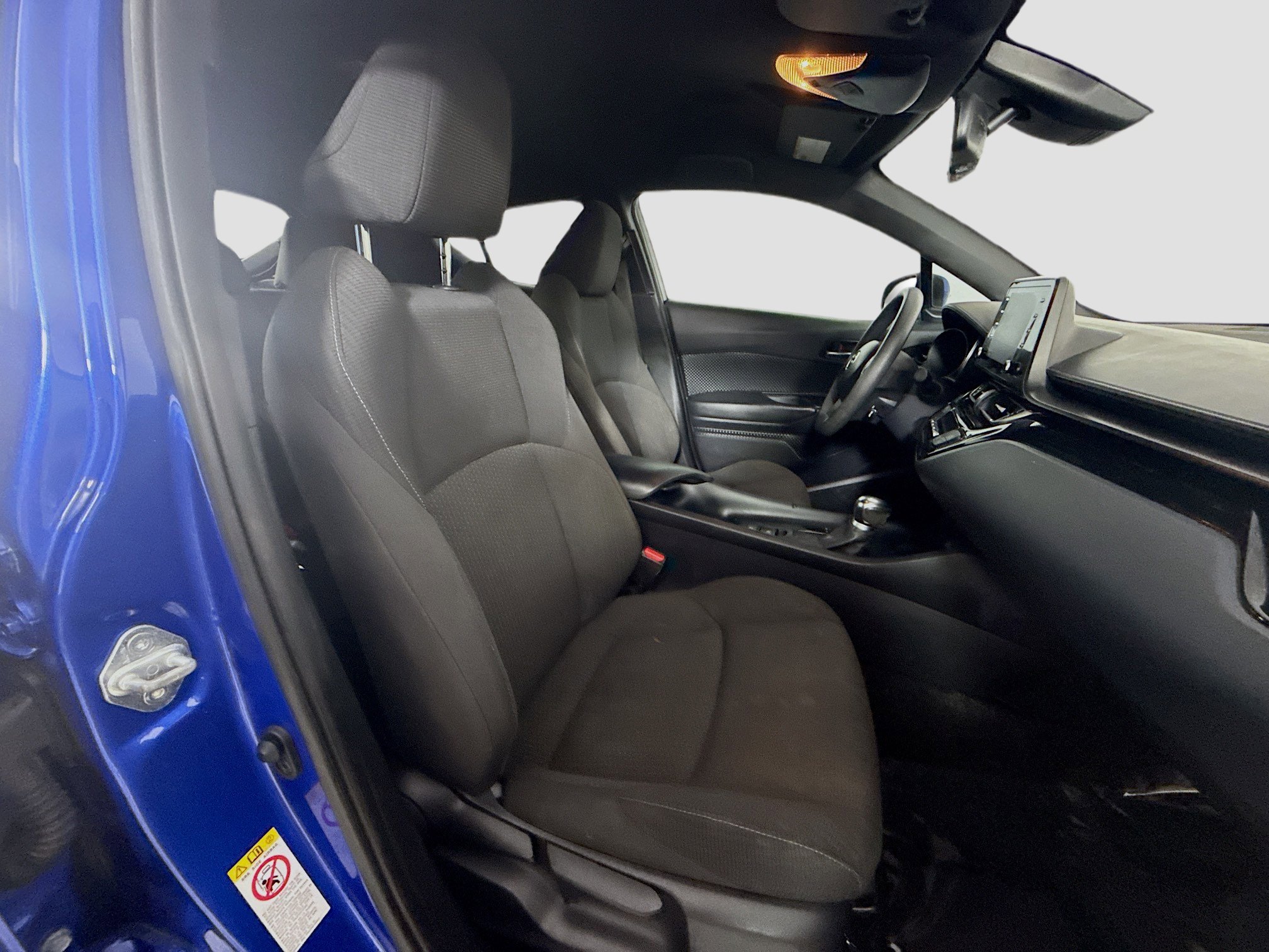 Used 2019 Toyota C-HR LE image 28