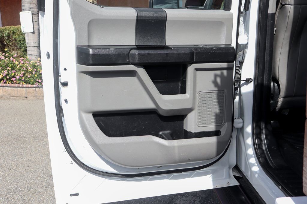 Used 2017 Ford F550 2WD Crew Cab Super Duty image 39
