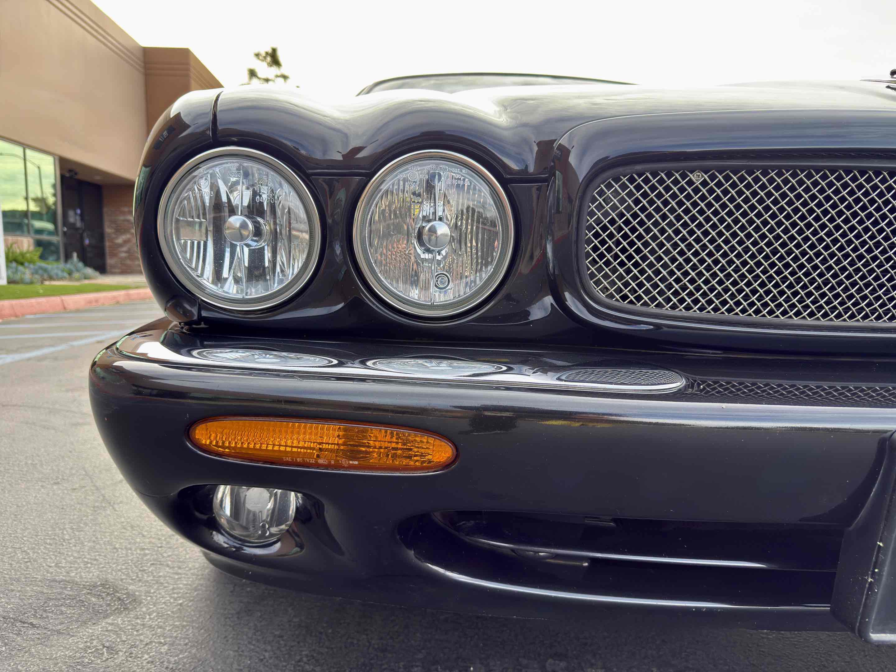 Used 2002 Jaguar XJ8 image 10