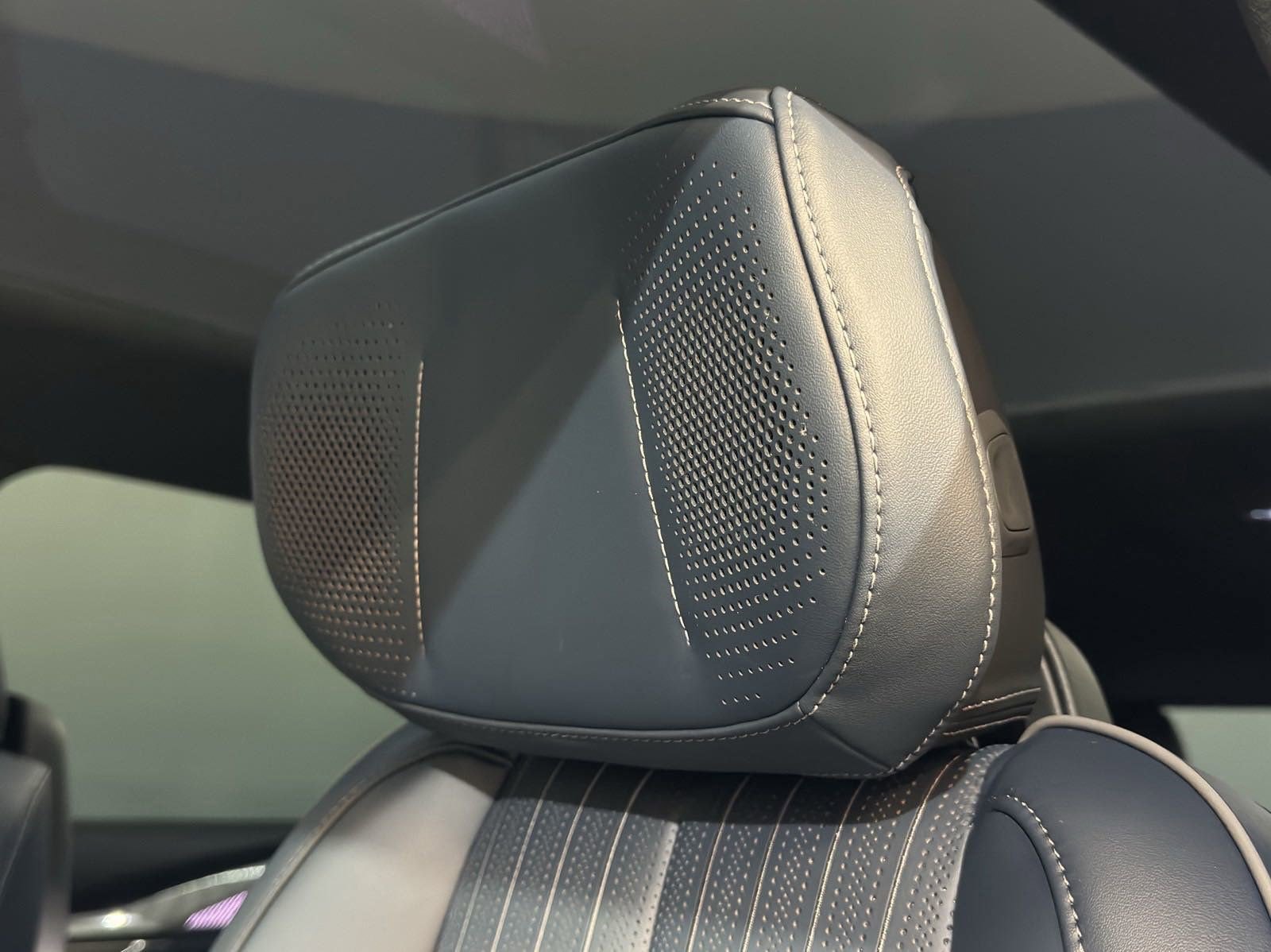 New 2025 Cadillac Escalade IQ Luxury 2 image 29