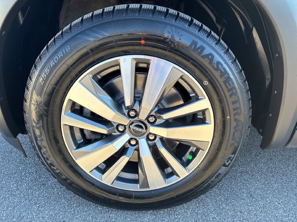 Used 2023 Nissan Pathfinder SL w/ Lighting Package (N92) AWD/4WD image 47