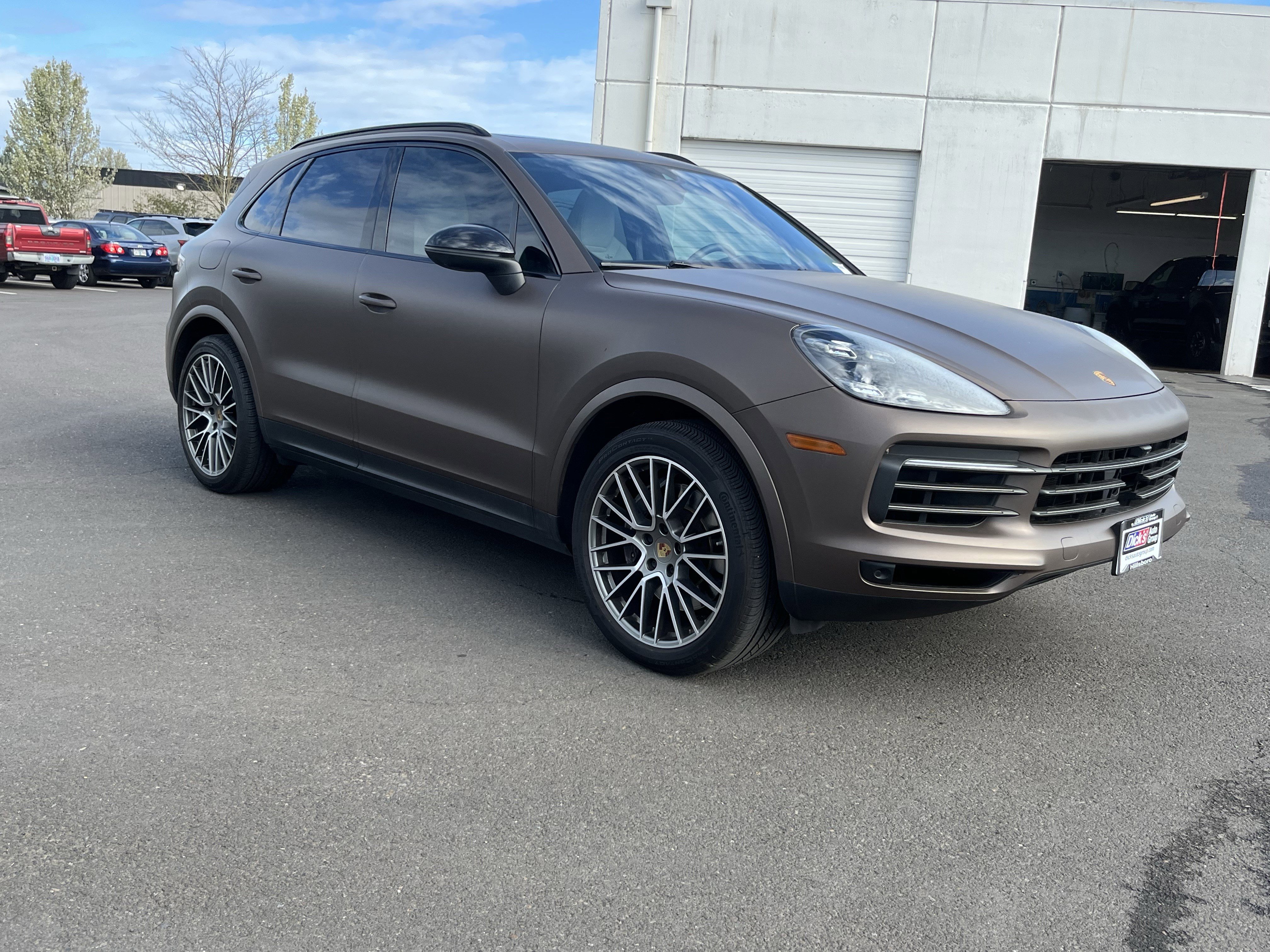 Used 2023 Porsche Cayenne Platinum Edition image 7