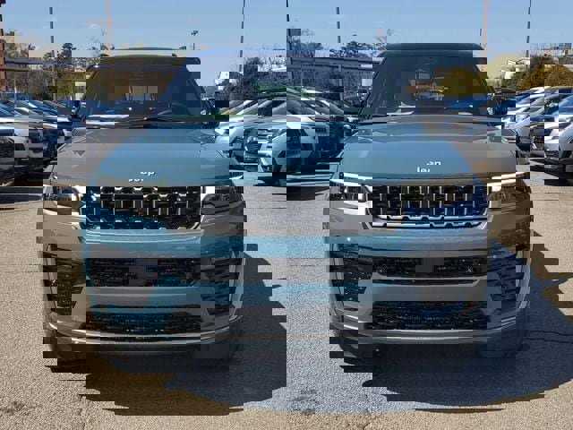New 2026 Jeep Grand Cherokee Summit image 2