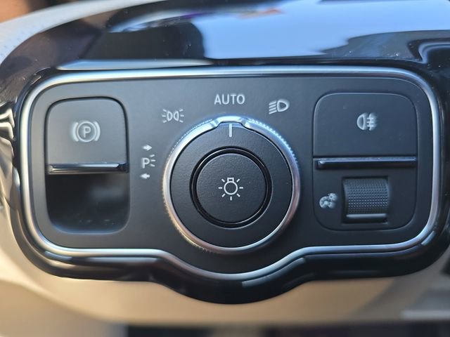 Used 2023 Mercedes-Benz CLA 250 image 25