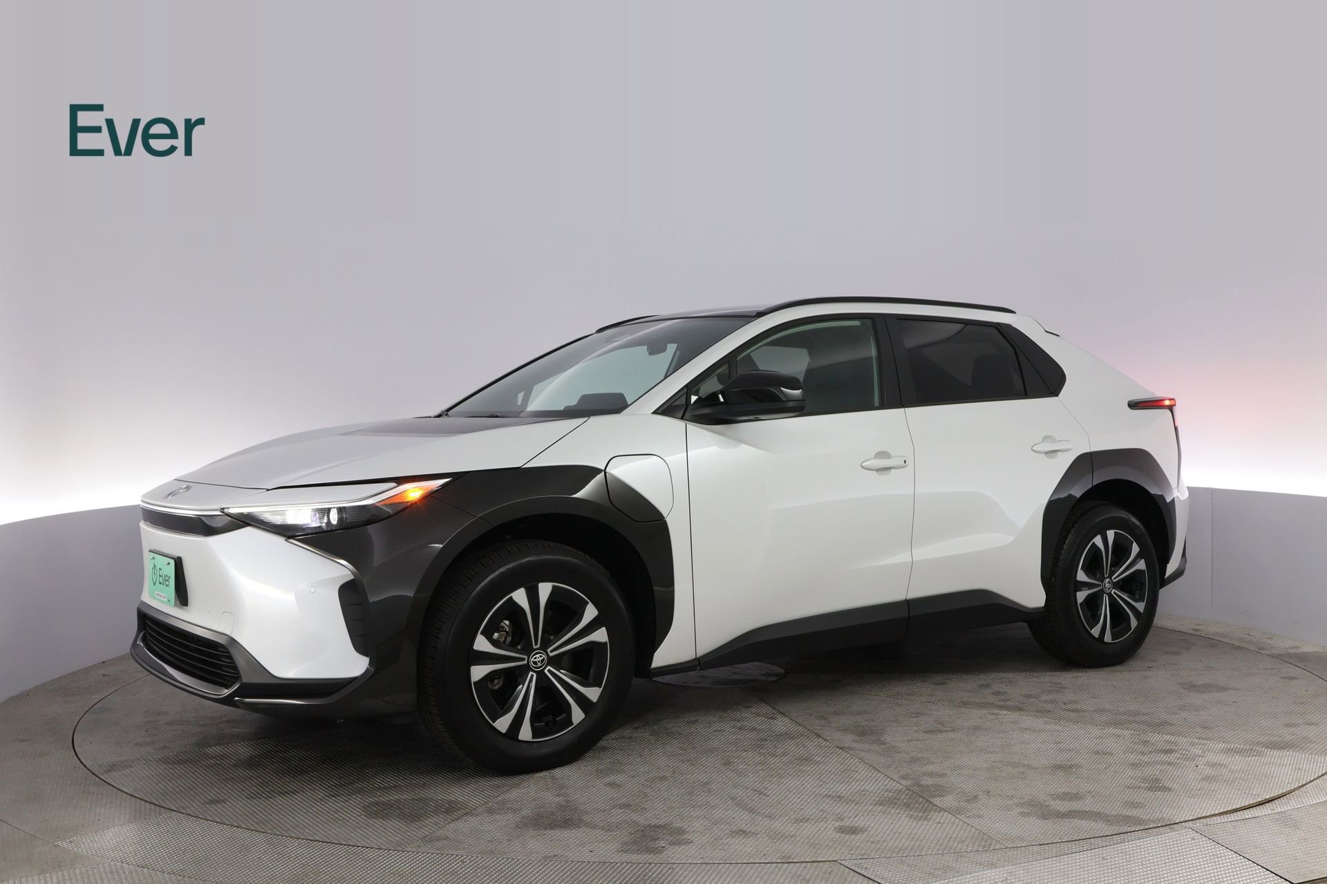 Used 2025 Toyota bZ4X AWD w/ Weather Package image 18