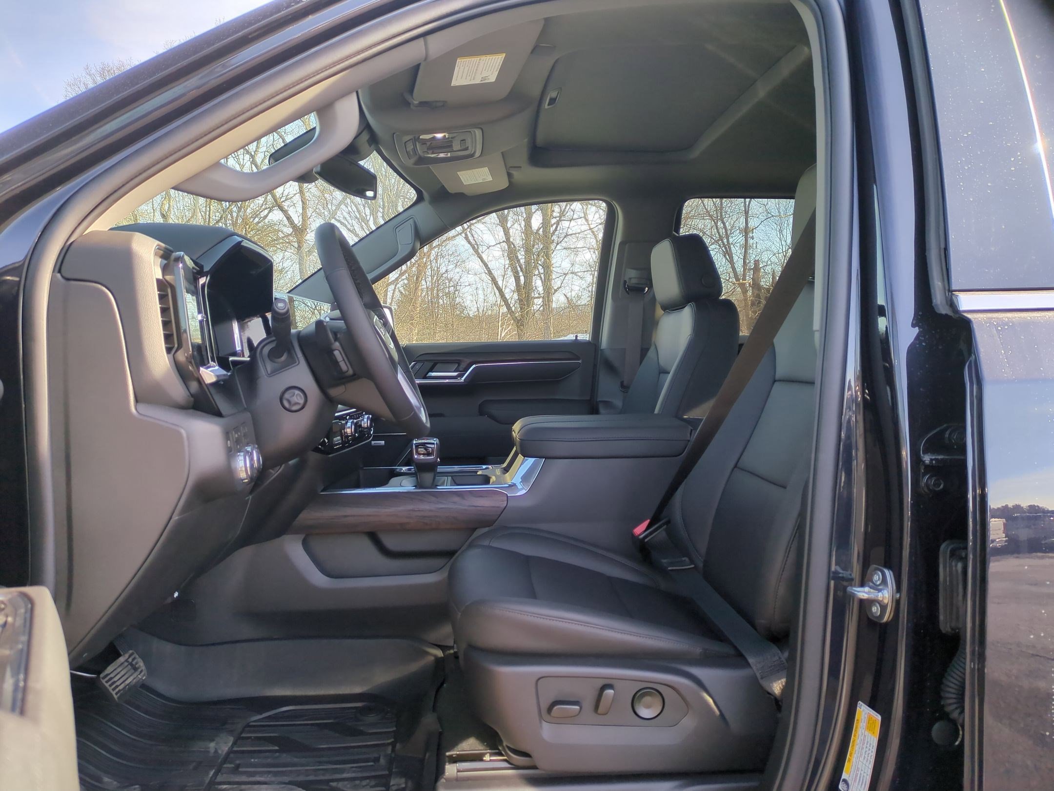 New 2026 GMC Sierra 1500 SLT w/ SLT Premium Plus Package image 12