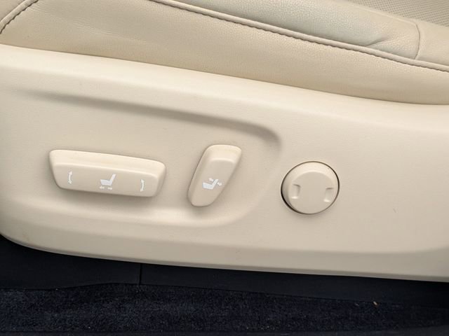 Used 2021 Lexus GX 460 Premium w/ Accessory Package image 21