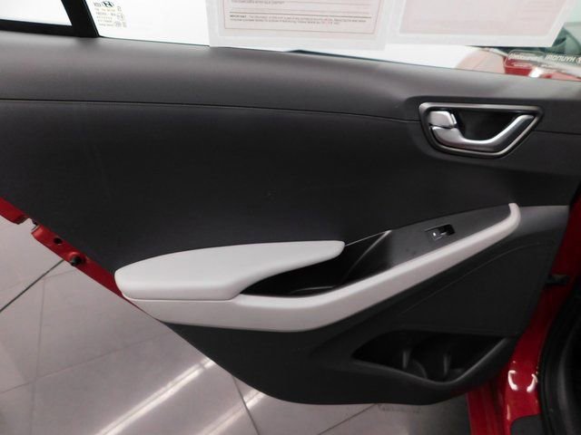 Used 2022 Hyundai Ioniq SEL image 22