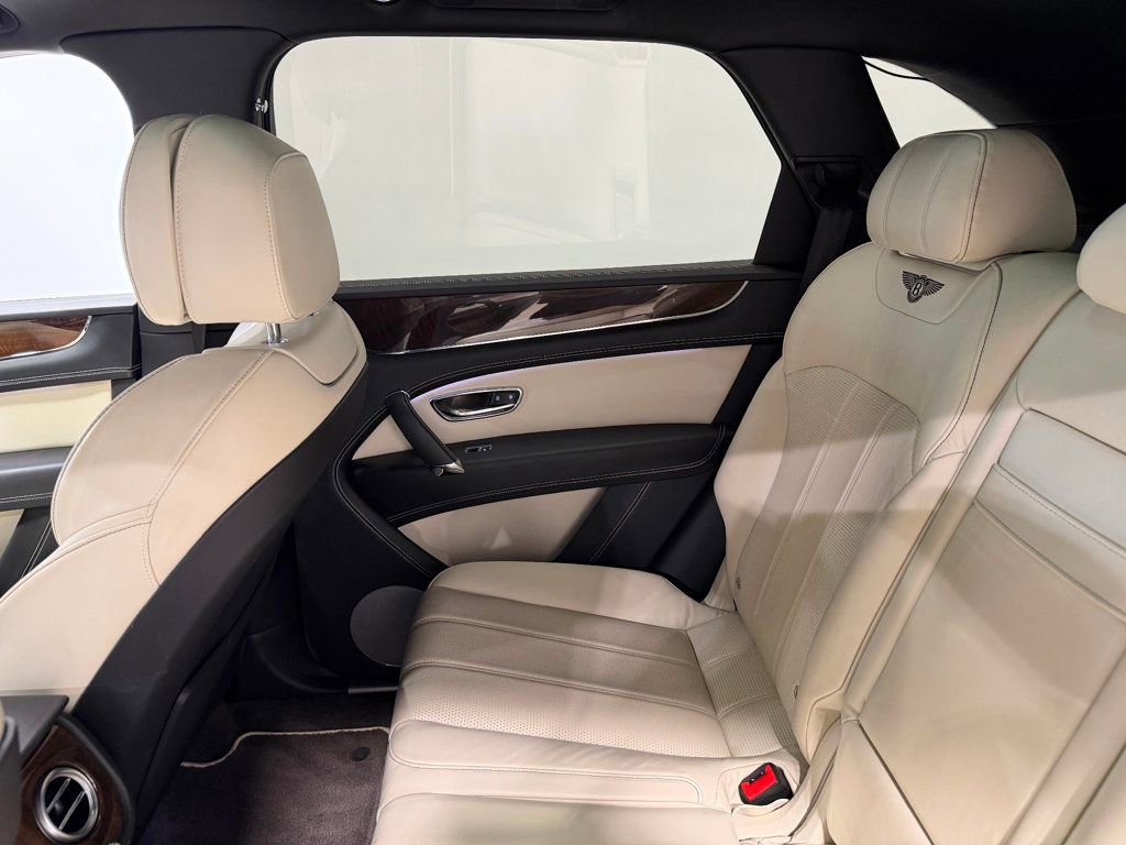 Used 2018 Bentley Bentayga Mulliner AWD/4WD image 8