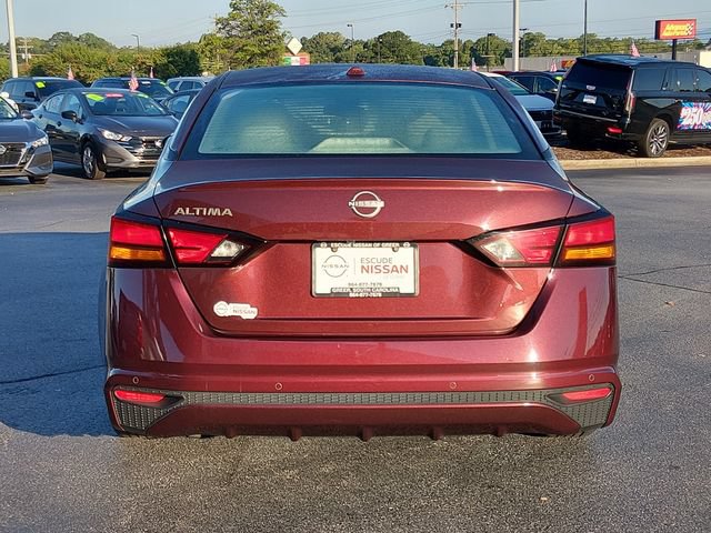Used 2025 Nissan Altima 2.5 SV FWD image 4