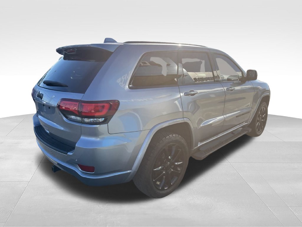 Used 2018 Jeep Grand Cherokee Altitude AWD/4WD image 11