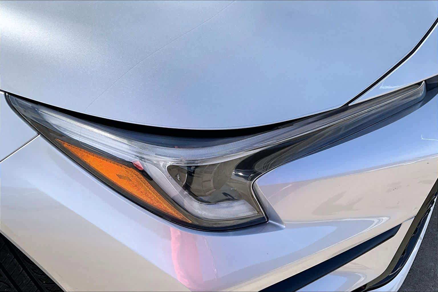 Used 2025 Toyota Corolla SE w/ SE Premium Package image 27