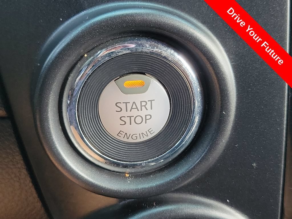 Used 2021 Nissan Titan PRO-4X w/ Pro-4x Convenience Package AWD/4WD image 9