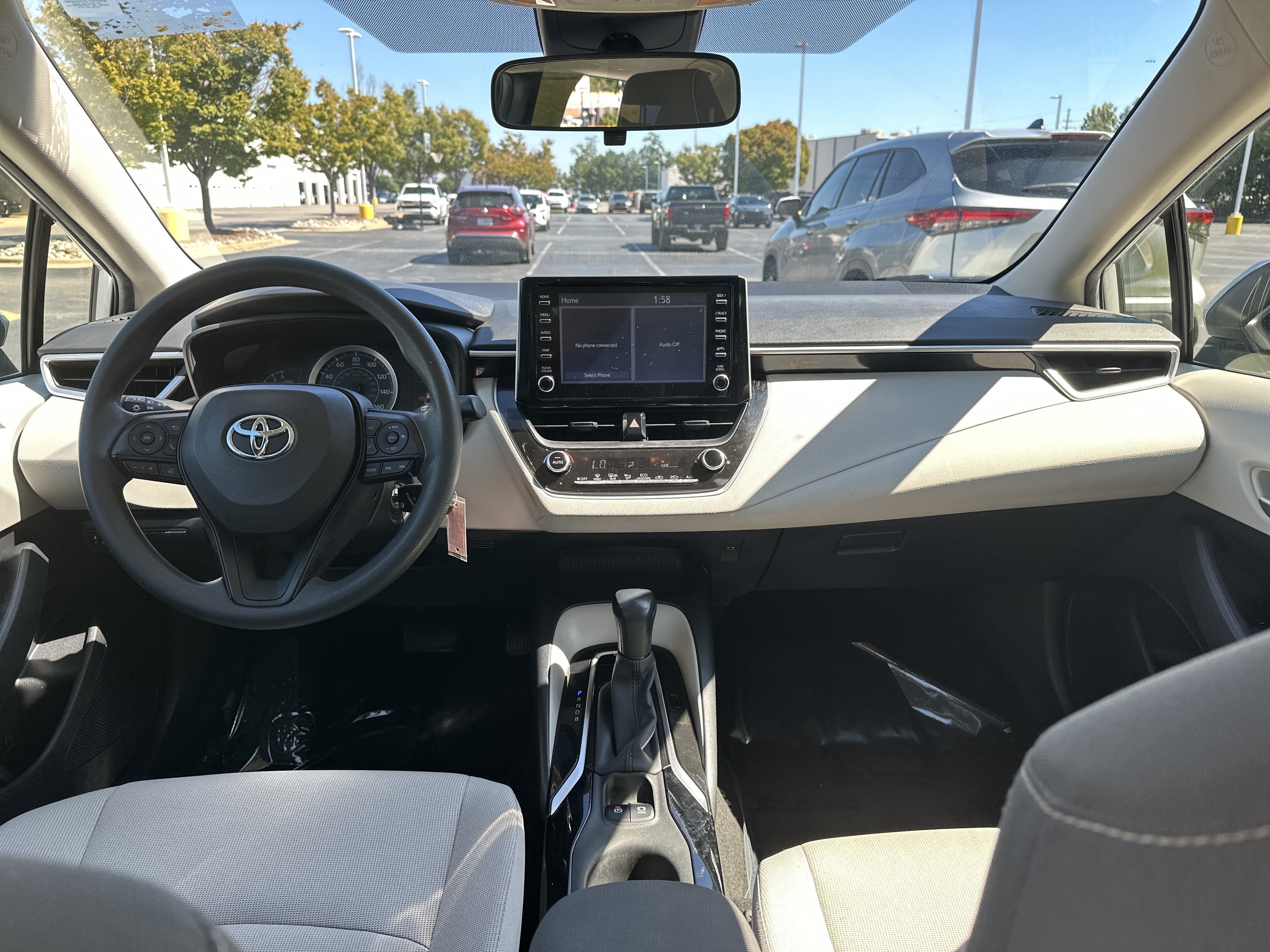 Used 2020 Toyota Corolla LE FWD image 29