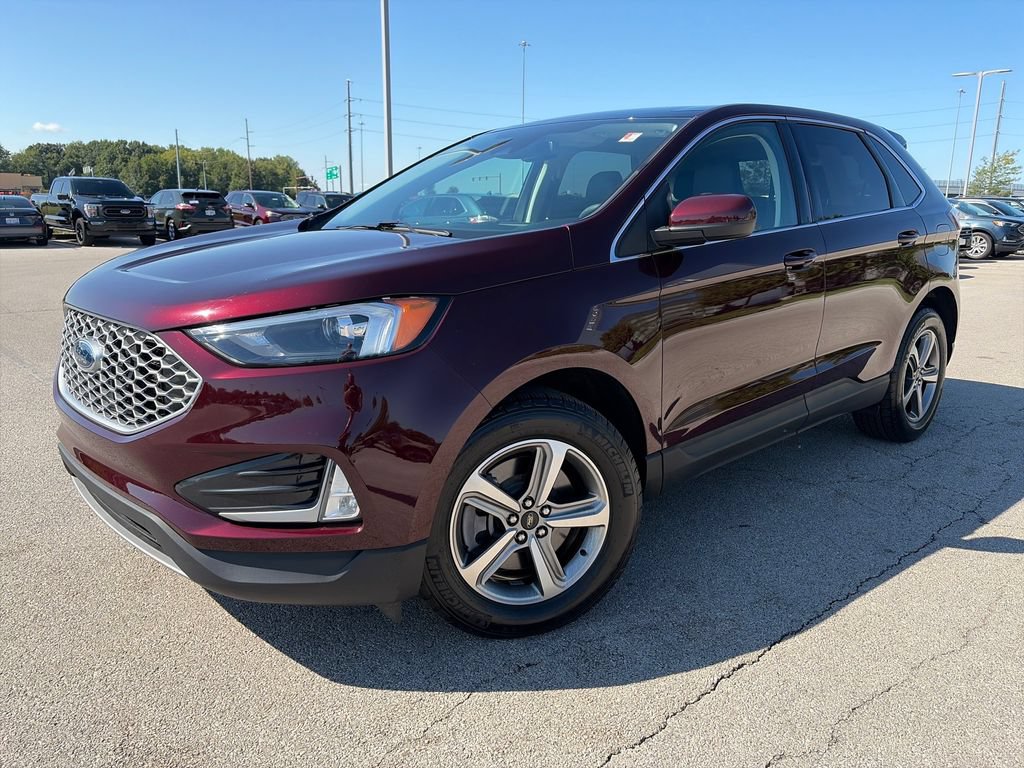 Used 2024 Ford Edge SEL w/ Convenience Package AWD/4WD image 3