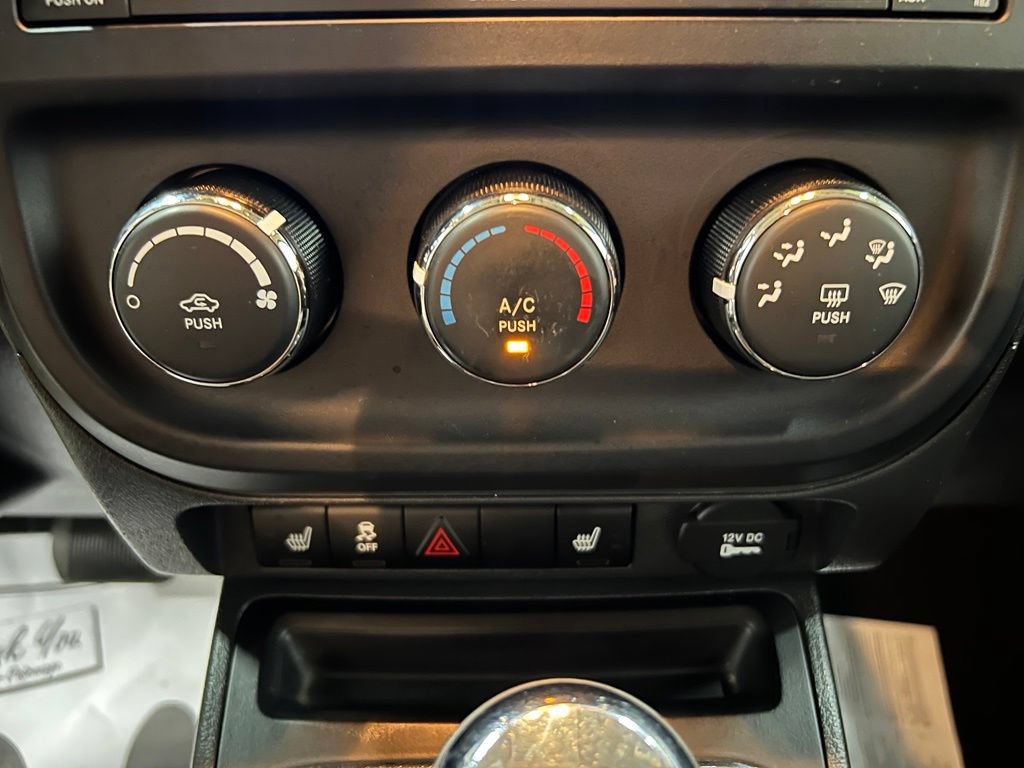 Used 2016 Jeep Patriot Latitude AWD/4WD image 22