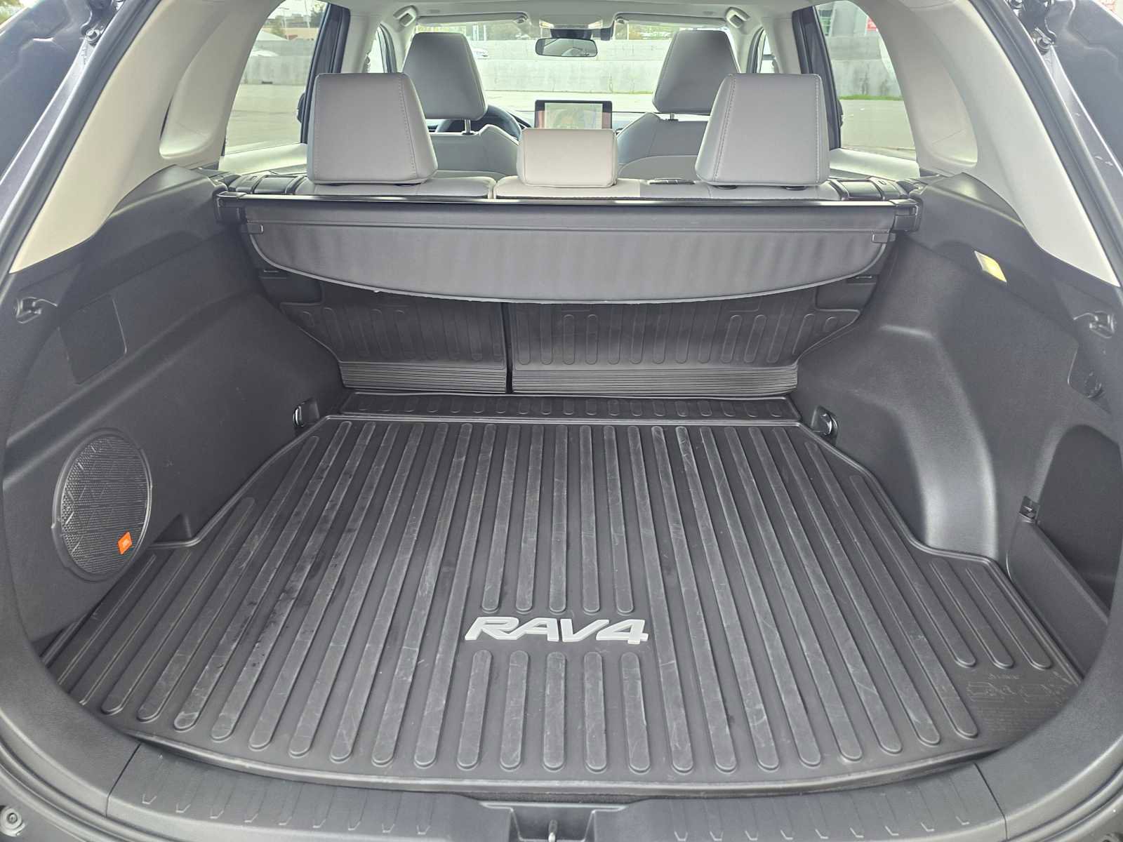 Used 2025 Toyota RAV4 XLE Premium image 17