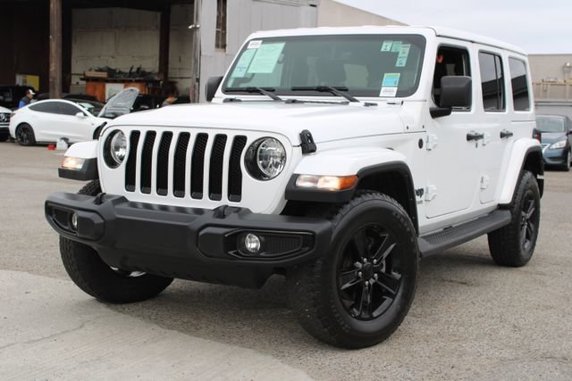 Used 2022 Jeep Wrangler Unlimited Sahara AWD/4WD image 9