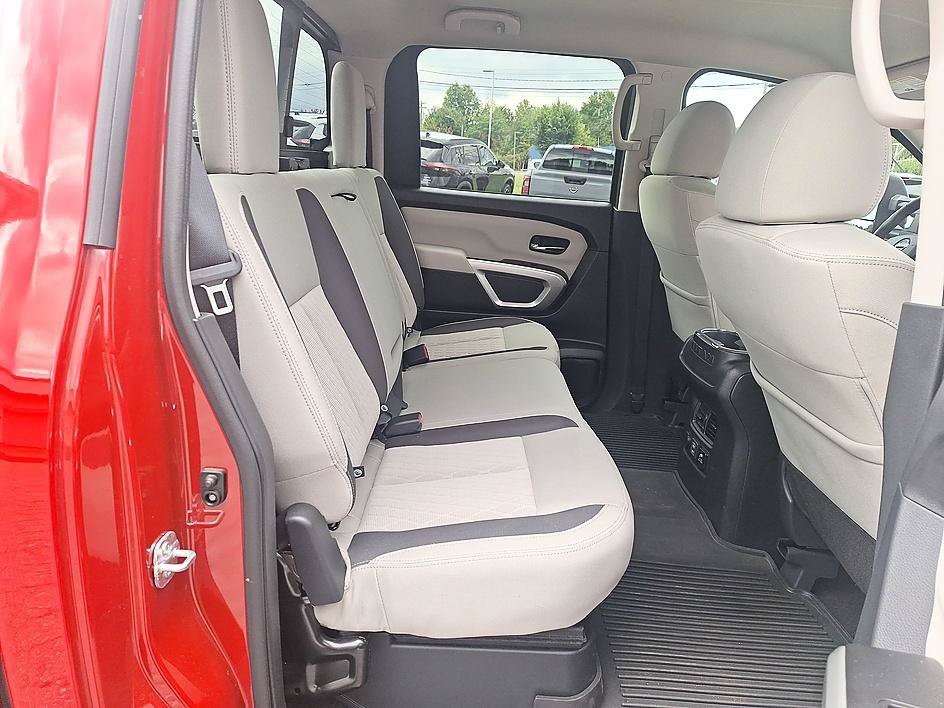 Used 2024 Nissan Titan SV w/ SV Convenience Package AWD/4WD image 22