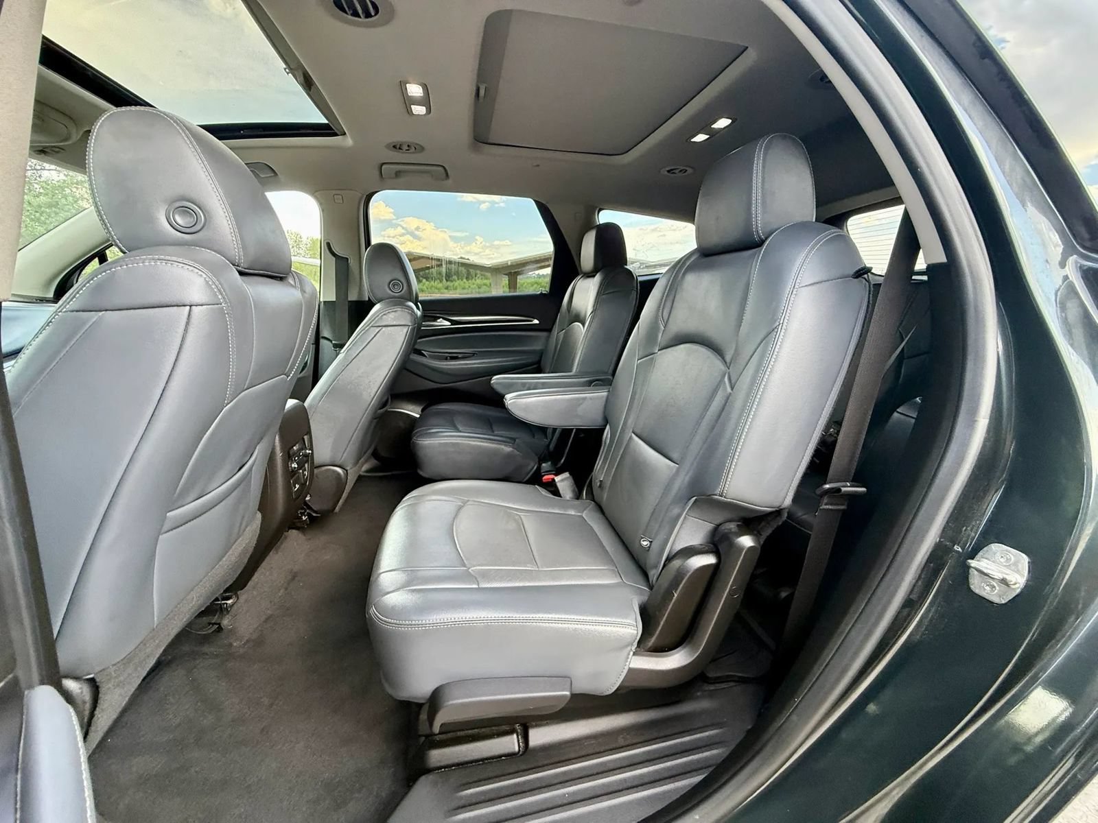 Used 2019 Buick Enclave Essence AWD/4WD image 11
