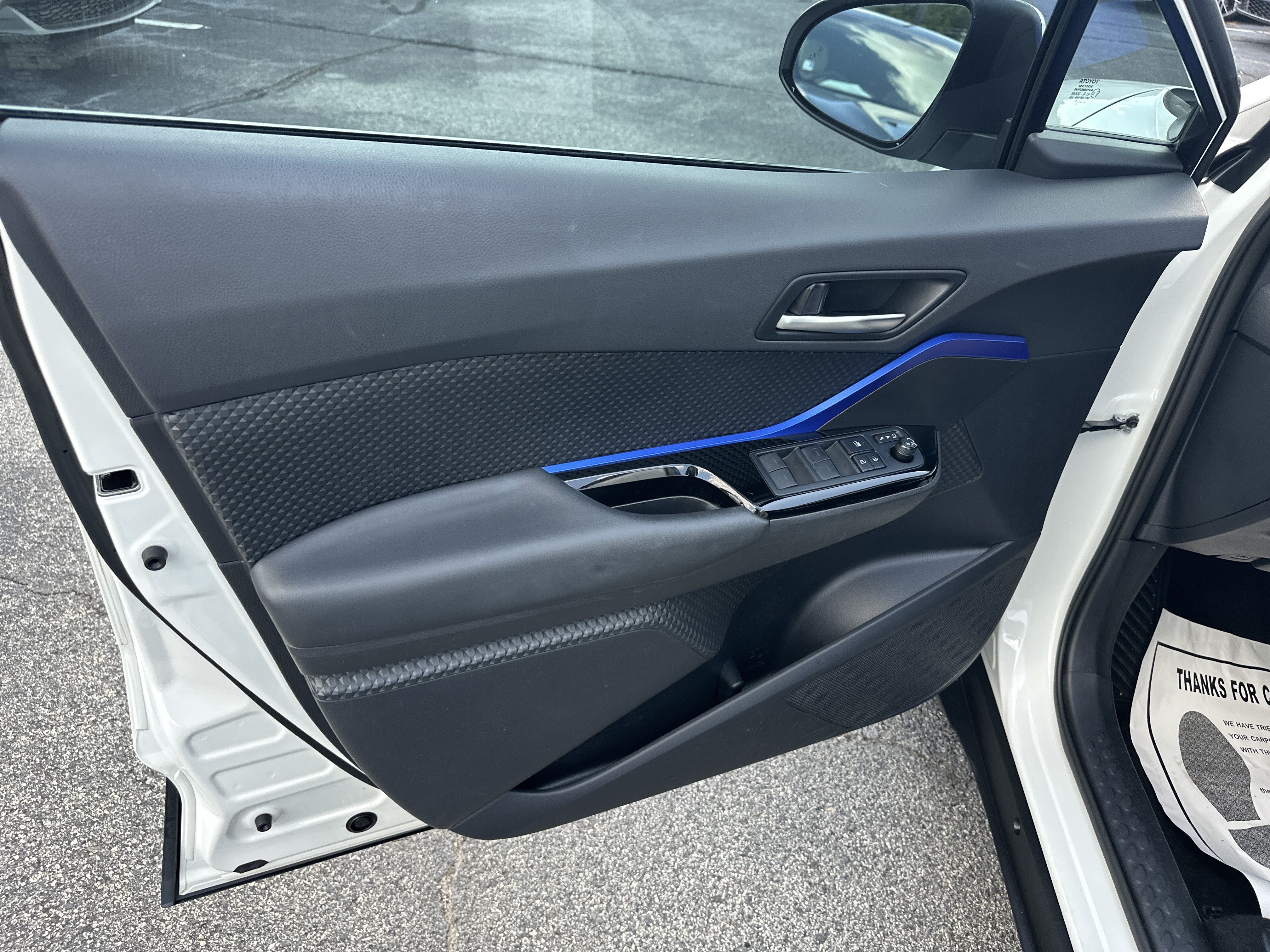 Used 2021 Toyota C-HR XLE FWD image 10