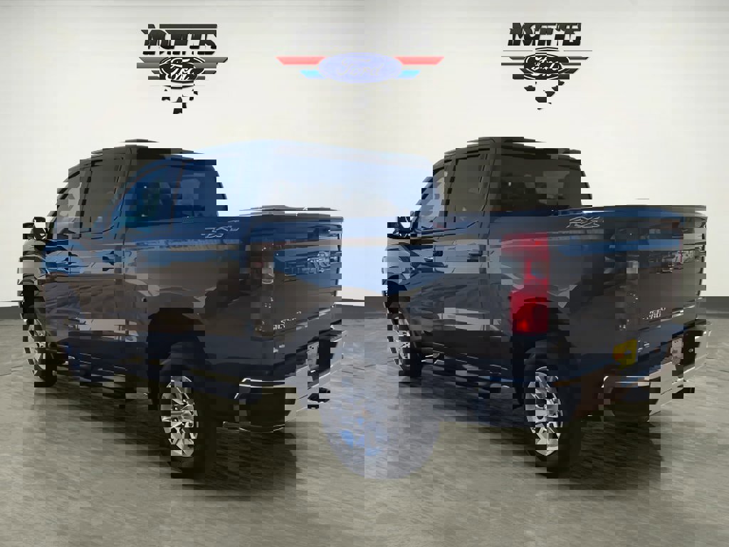 Used 2025 Chevrolet Silverado 1500 LT image 3