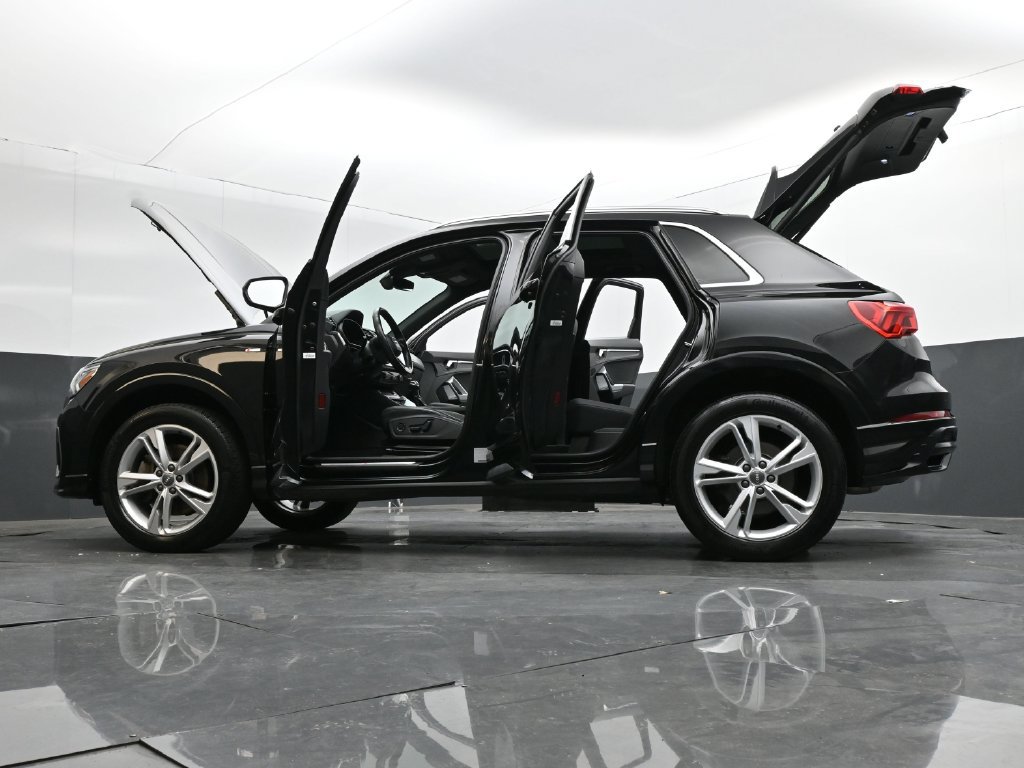 Used 2020 Audi Q3 2.0T Premium Plus w/ Premium Plus Package AWD/4WD image 32