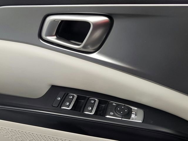 Used 2023 Kia Carnival LX FWD image 27