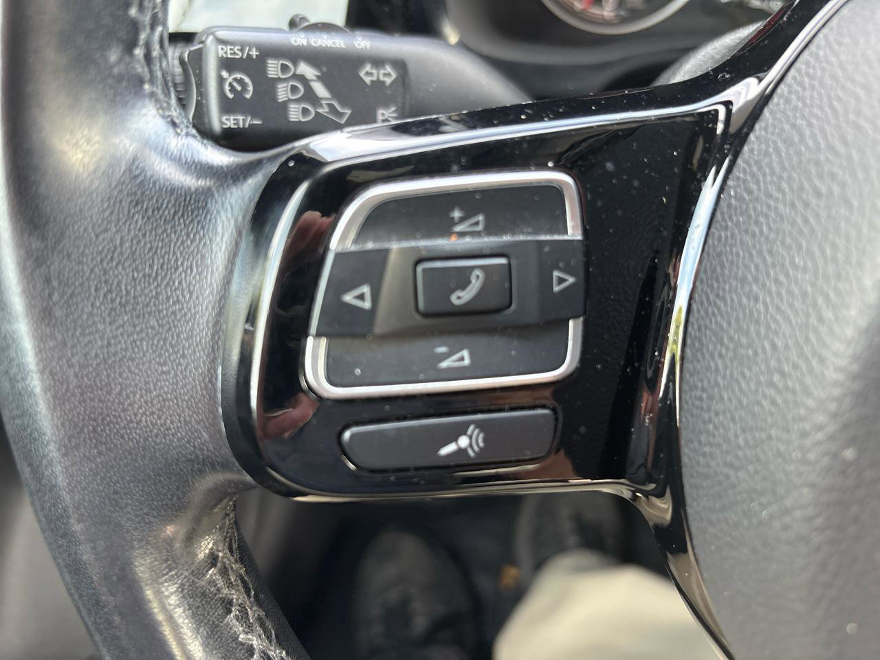 Used 2019 Volkswagen Beetle 2.0T S image 10