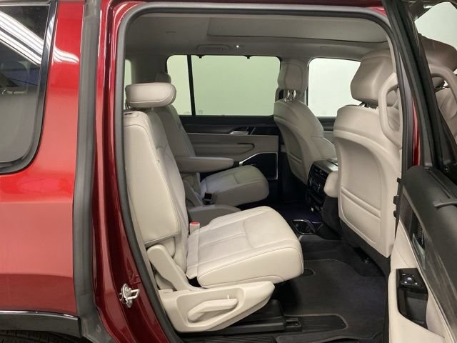 Used 2024 Jeep Wagoneer Series II w/ Convenience Group I AWD/4WD image 31