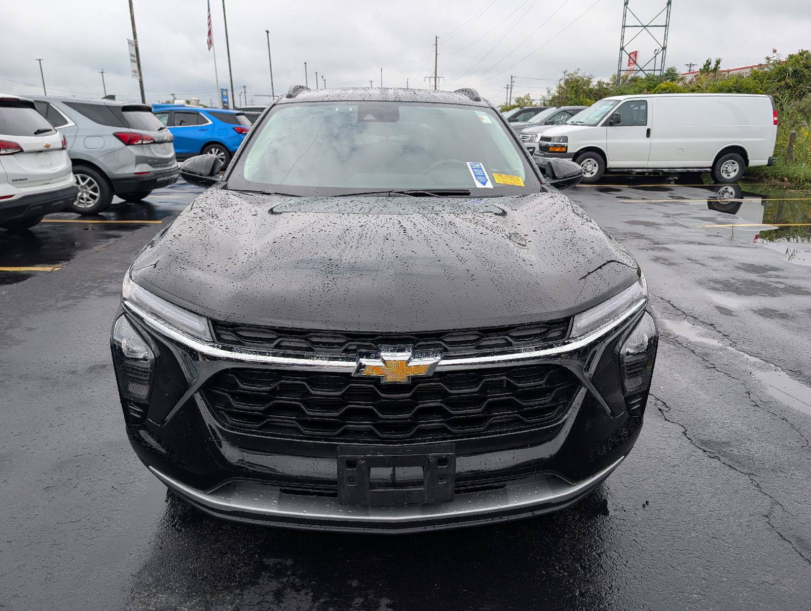 Used 2025 Chevrolet Trax LT w/ Driver Confidence Package FWD image 2