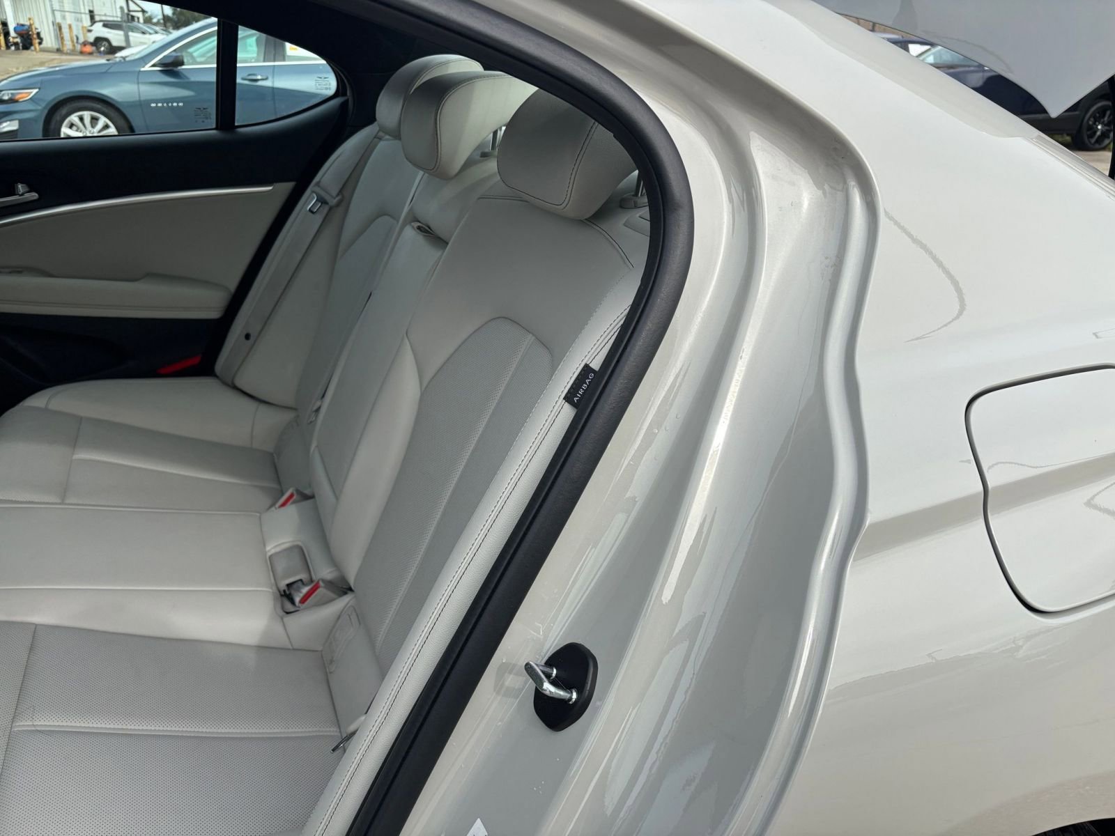 Used 2025 Genesis G70 2.5T image 35