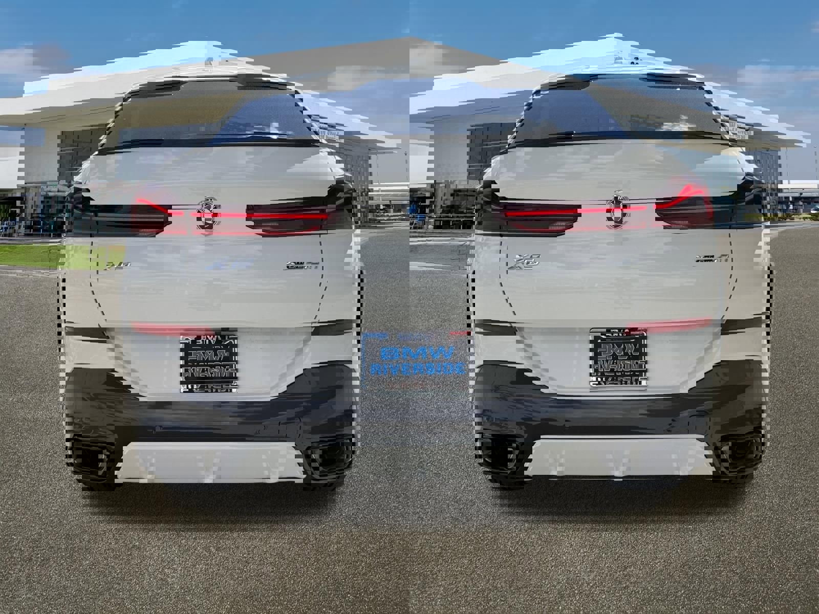 New 2026 BMW X6 xDrive40i w/ Climate Comfort Package AWD/4WD image 9