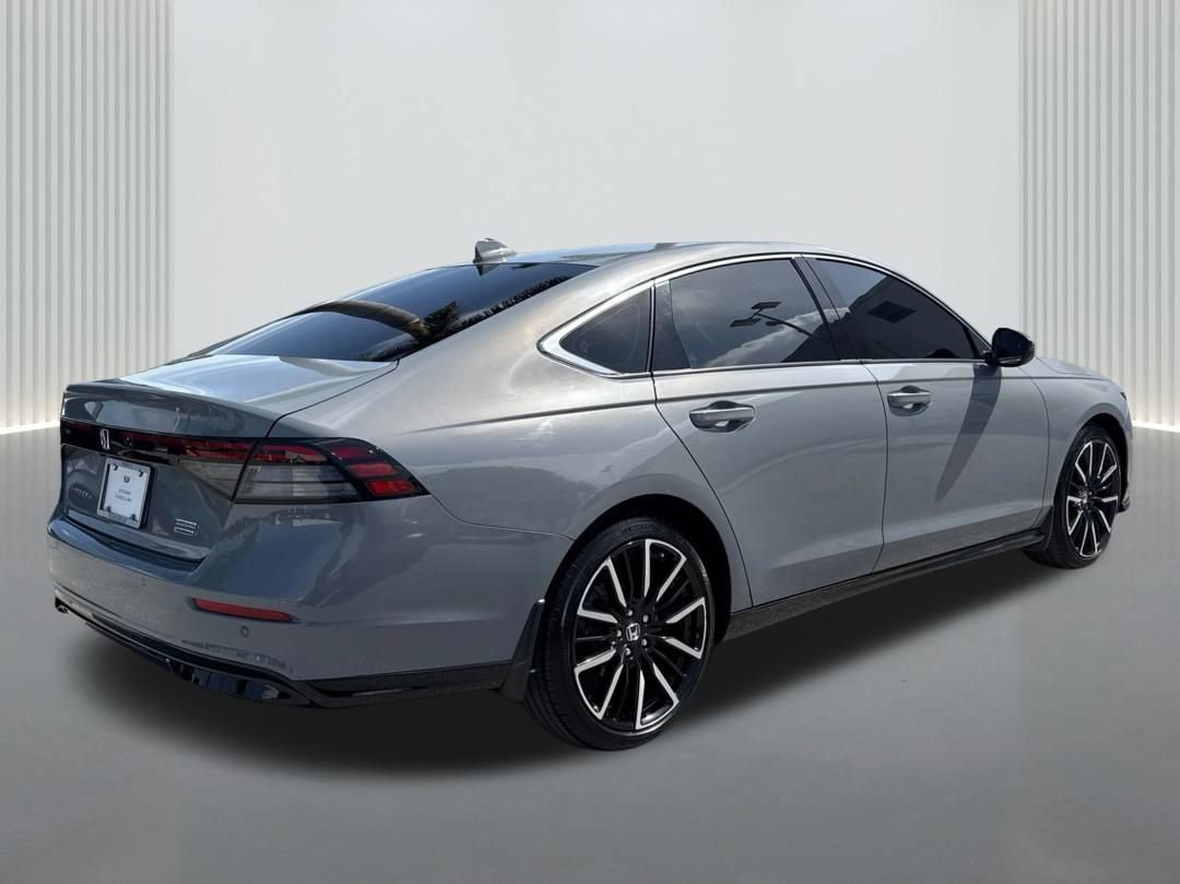 Used 2024 Honda Accord Touring image 5