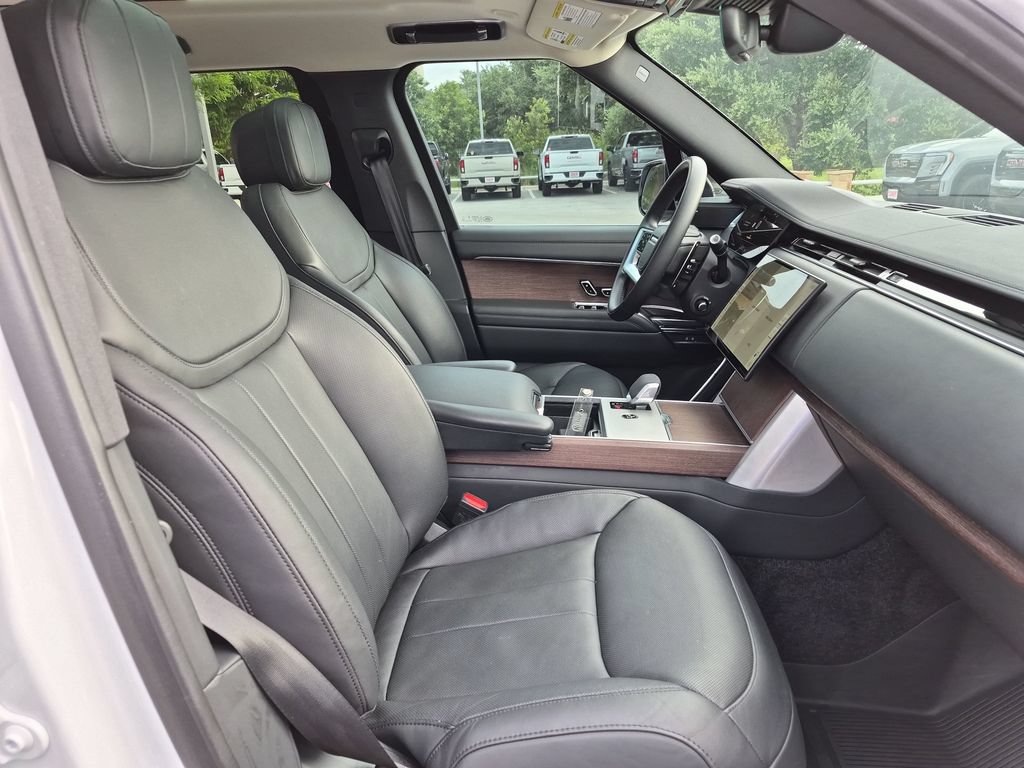 Used 2024 Land Rover Range Rover Long Wheelbase SE AWD/4WD image 37