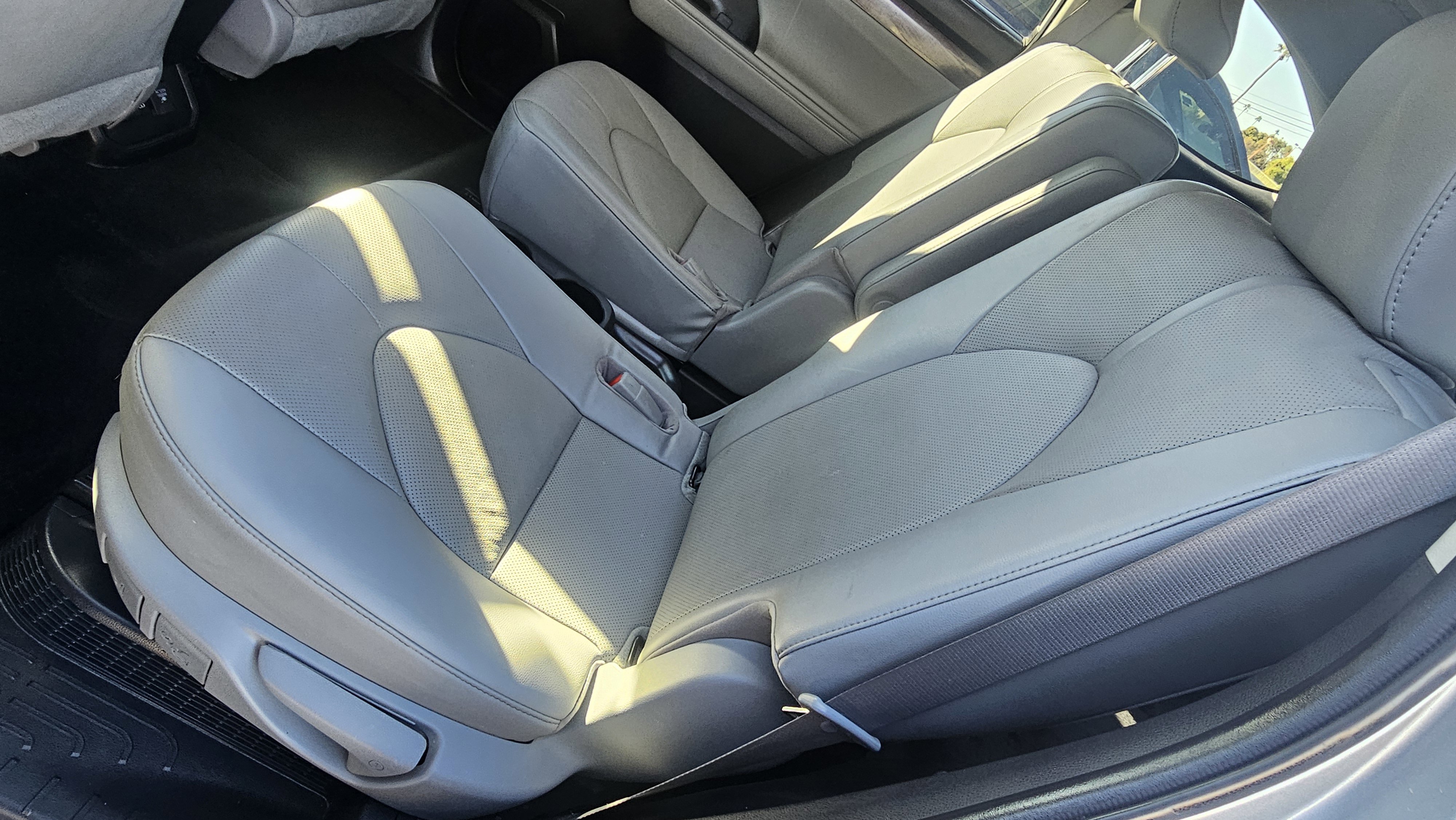 Used 2023 Toyota Highlander Limited image 24