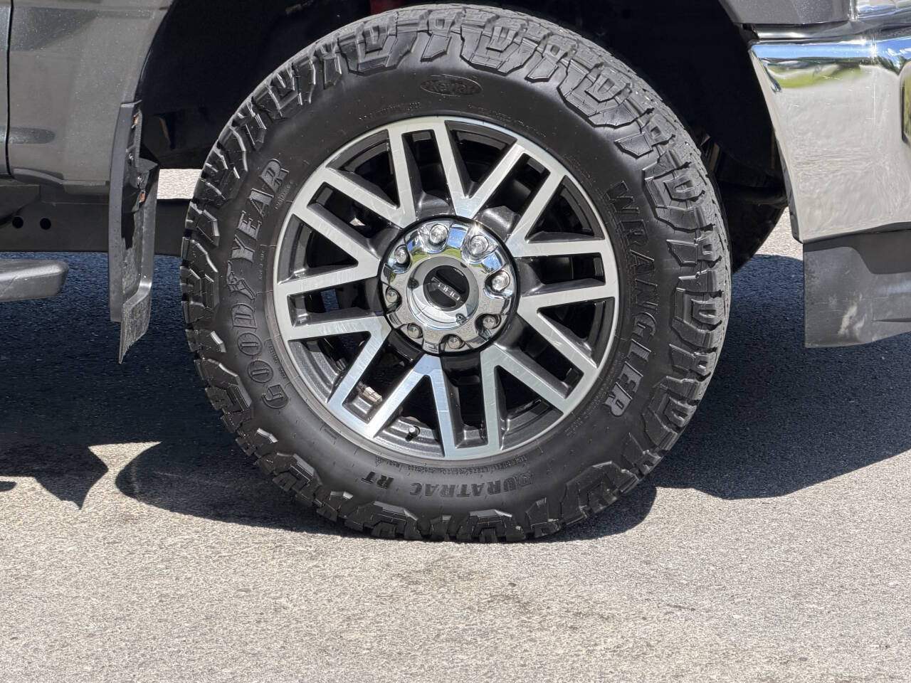 Used 2017 Ford F250 Lariat w/ Lariat Ultimate Package AWD/4WD image 15