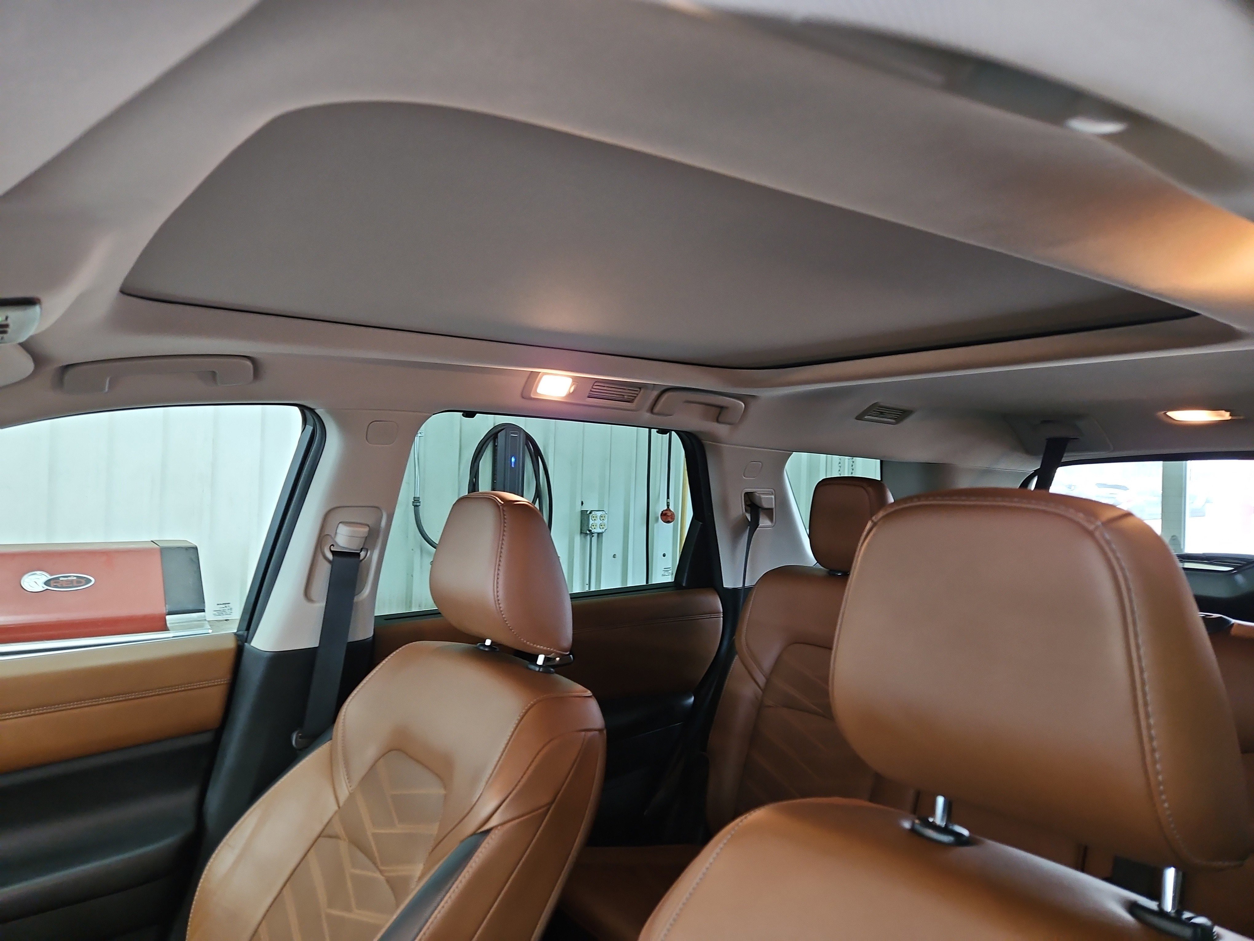 Used 2023 Nissan Pathfinder Platinum w/ Black Appearance Package image 13