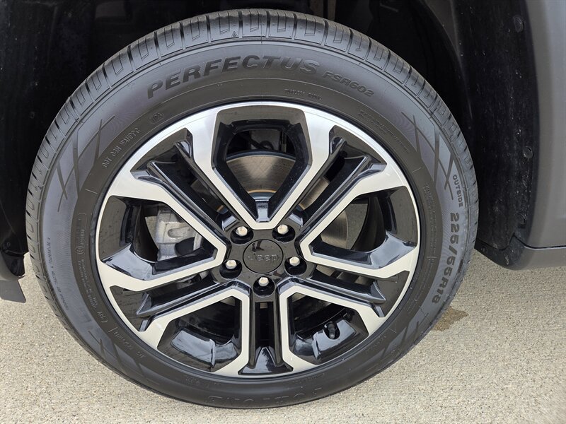 Used 2022 Jeep Compass Limited AWD/4WD image 9