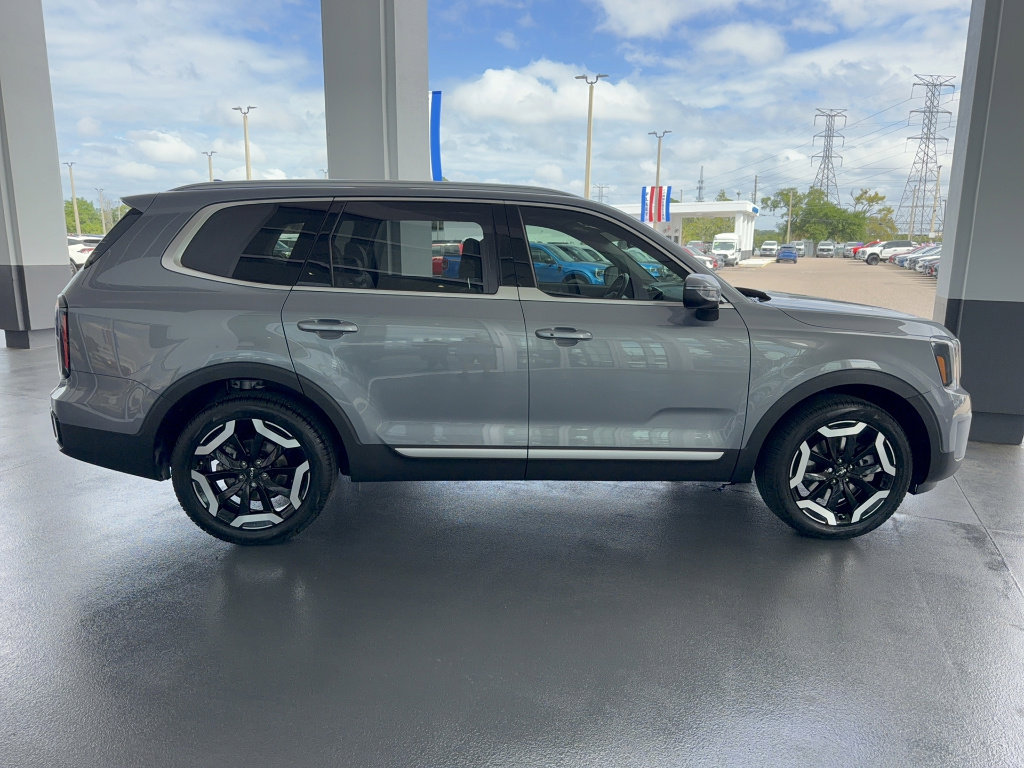 Used 2025 Kia Telluride EX image 5