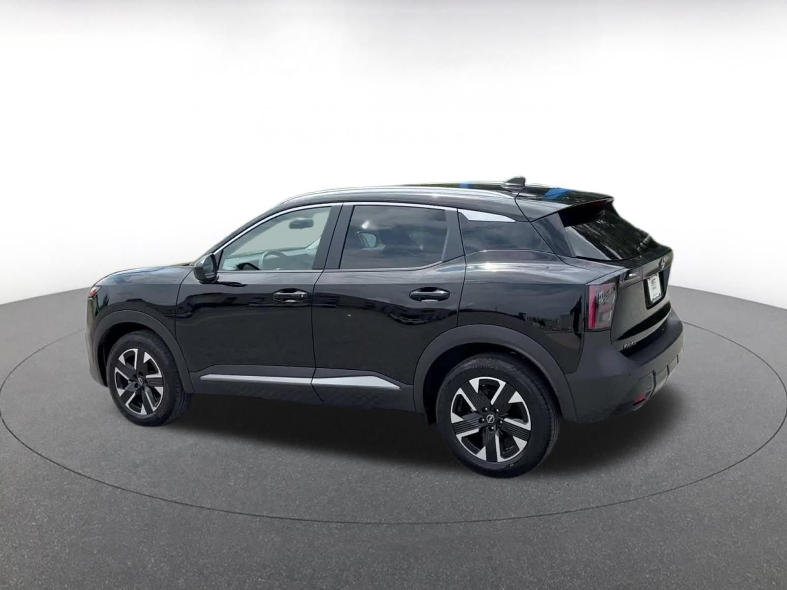 Used 2026 Nissan Kicks SV w/ Cold Weather Package AWD/4WD image 10