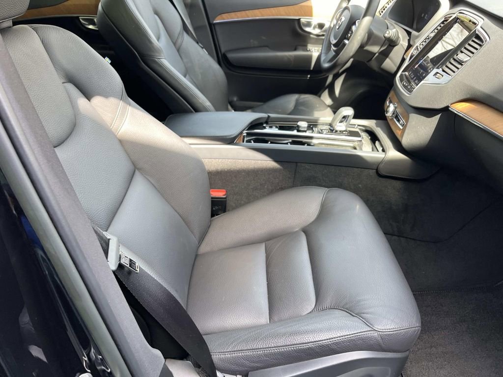 Used 2023 Volvo XC90 B6 Plus w/ Protection Package Premier image 23