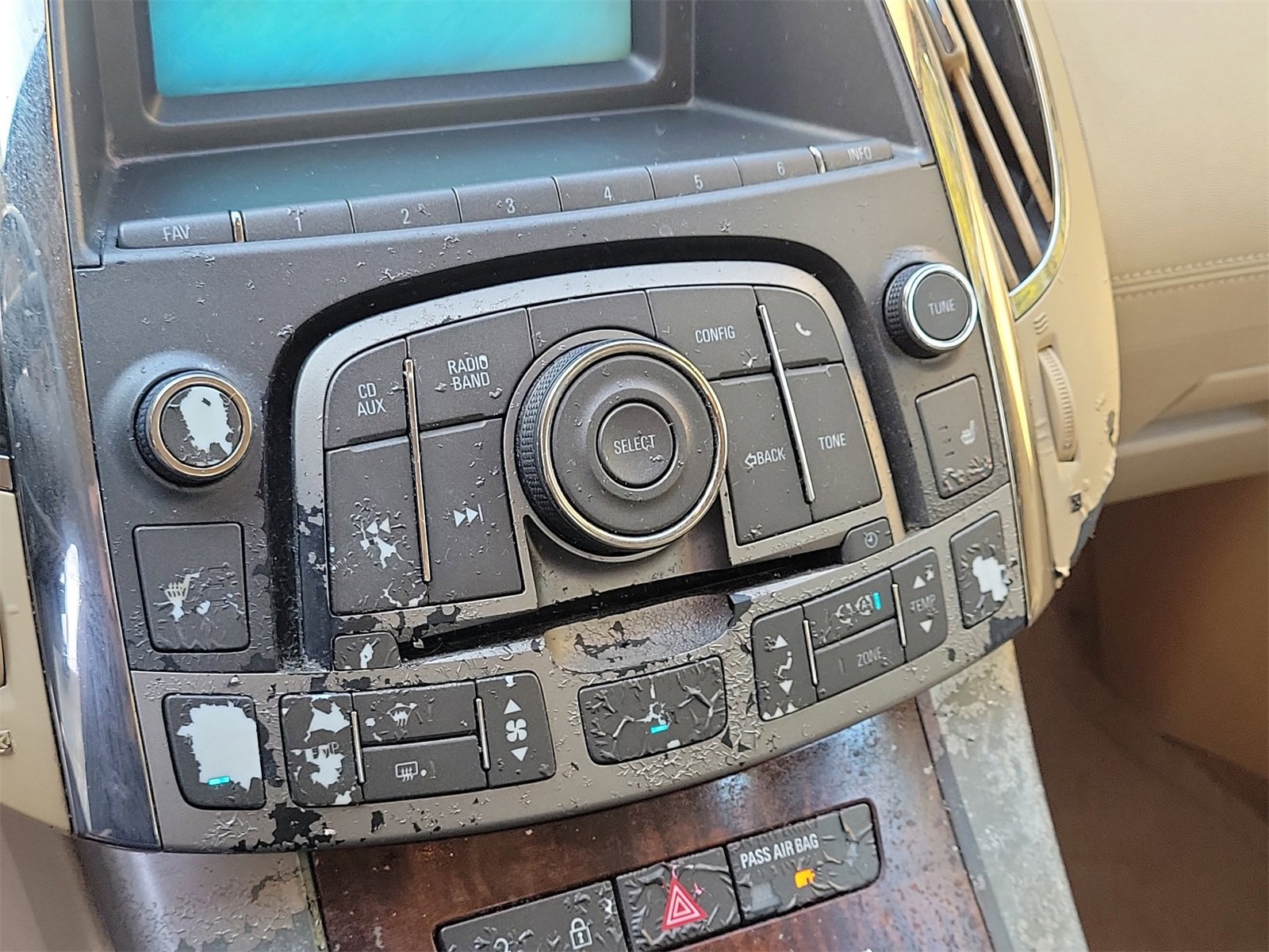 Used 2010 Buick LaCrosse CXL image 18