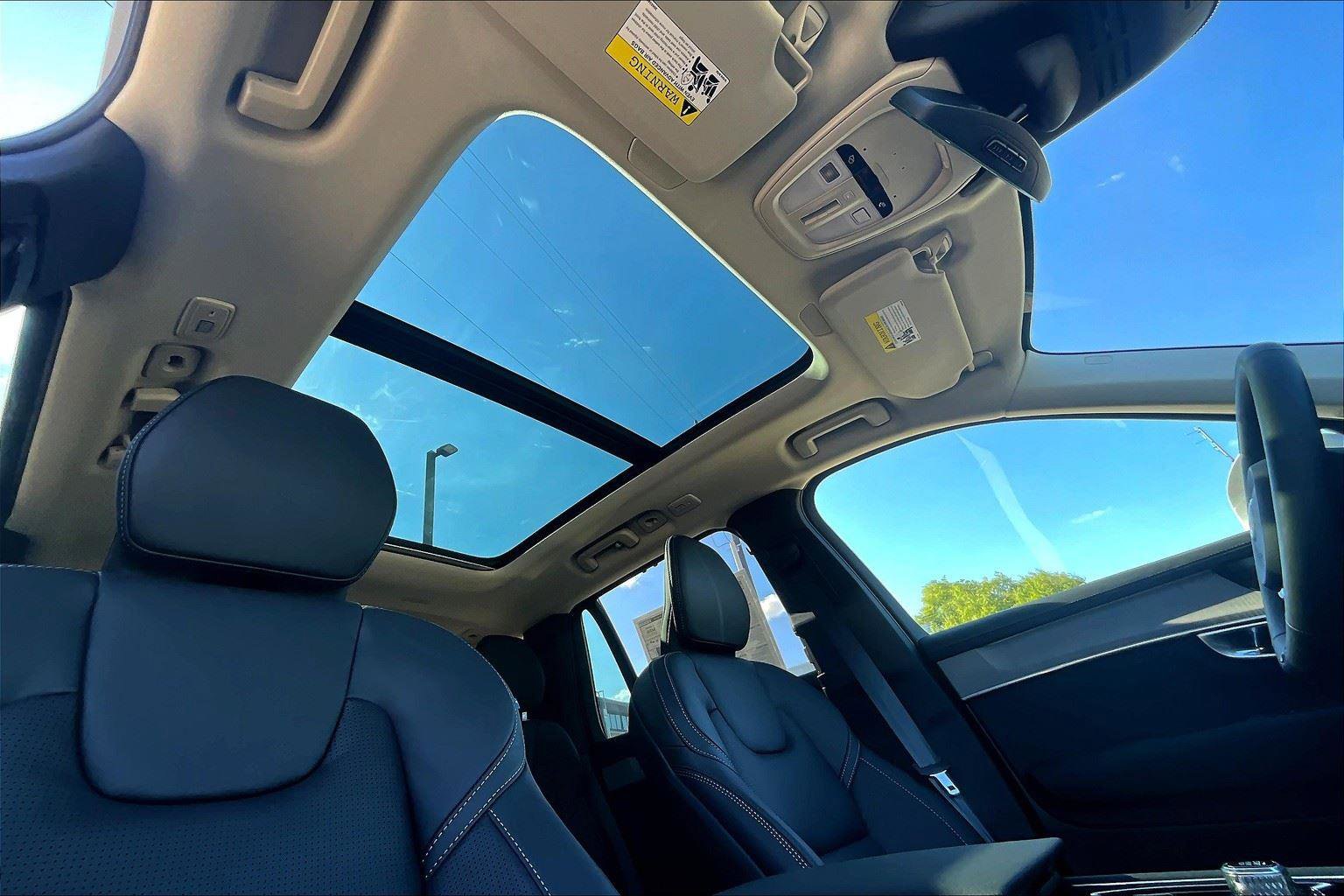 New 2026 Volvo XC90 B5 Ultra w/ Protection Package Premier image 25